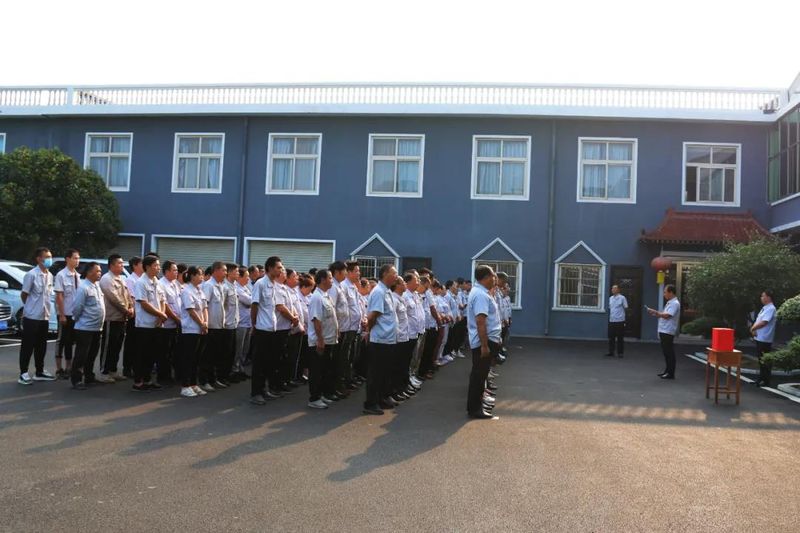 花溪科技舉行“送溫暖、獻(xiàn)愛心”捐助活動(dòng)